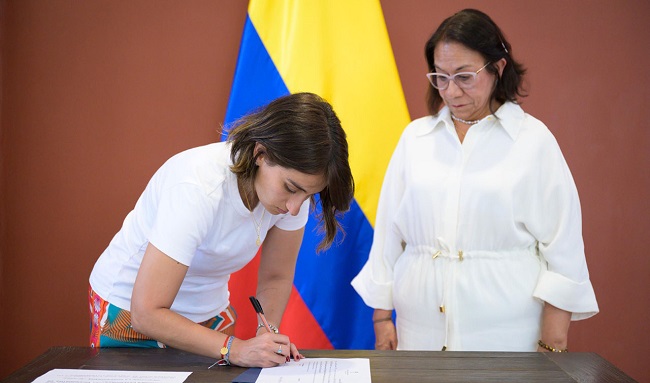 Cancillería inicia nueva etapa con Villavicencio tras la renuncia de Sarabia