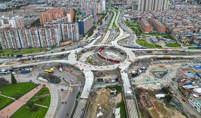 Obras de glorieta elevada en la avenida Ciudad de Cali superan el 70 % de avance y se entregarán en diciembre