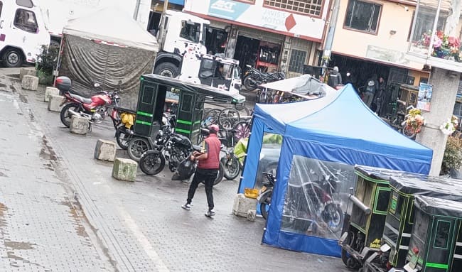 Habitantes de San Pedro de Tibabuyes y Lisboa denuncian invasión de motos y bicitaxis en zonas peatonales
