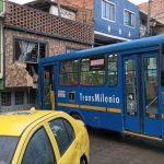 Última Hora: Bus del SITP colisiona contra vivienda en Usme: una mujer resulta herida