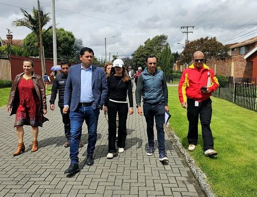 Alcalde de Suba escuchó y atendió inquietudes de vecinos en San José de Bavaria