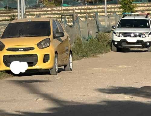 Encuentran dos cuerpos sin vida dentro de un taxi en Suba