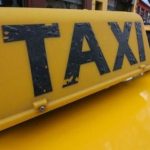 Ladrón en taxi roba celular a joven en el sector de Suba