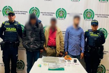 Sorprendidos y detenidos en flagrancia cuando transportaban marihuana en un taxi en Bogotá