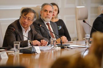 Petro pide investigar vínculos de exgerentes de la Nueva EPS con redes políticas y judiciales