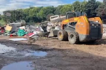 Alcalde César Salamanca le cumple a los vecis de Villa Cindy: Retira 12 m³ de basura del río Bogotá