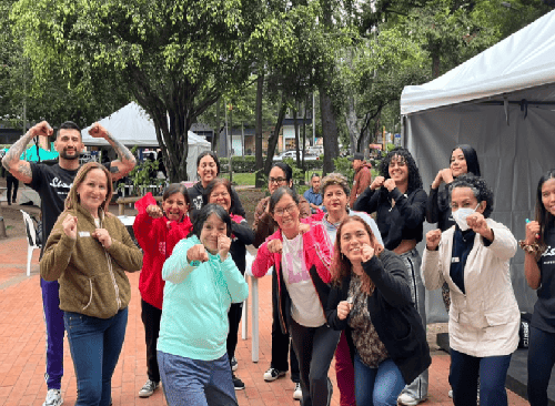 Con técnicas de defensa personal, mujeres de Chapinero enfrentan la violencia