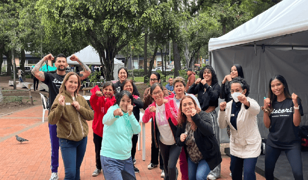 Con técnicas de defensa personal, mujeres de Chapinero enfrentan la violencia