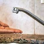 Suspenden servicio de agua en amplio sector de Suba por daño de tubería durante obras del IDU