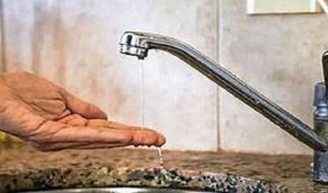 Suspenden servicio de agua en amplio sector de Suba por daño de tubería durante obras del IDU