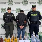 Capturado joven que intentó huir con más de un millón de pesos en licor en Bogotá