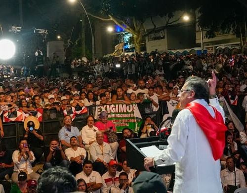Gustavo Petro lanza la idea de la constituyente y la reelección ante multitud en Ibagué, Tolima