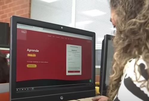 Mujeres de Suba impulsan su futuro laboral con becas de inglés: La «Ruta del Bilingüismo» se refuerza