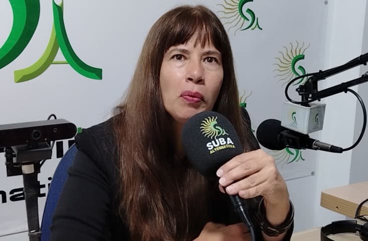 ¡Éxito Binacional en Suba! Poeta venezolana Alejandra Suárez cautiva en la Feria Internacional del Libro