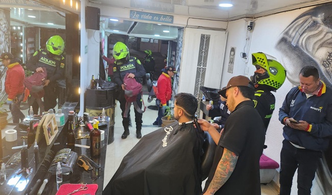 Operativo en barbería de Ciudad Bolívar reveló centro de venta de Tusi y marihuana: dos capturados