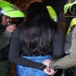 Condenada por crimen violento es detenida de rumba en el barrio Tibabuyes Universal, Suba: Tenía casa por cárcel y se escondió en un baño