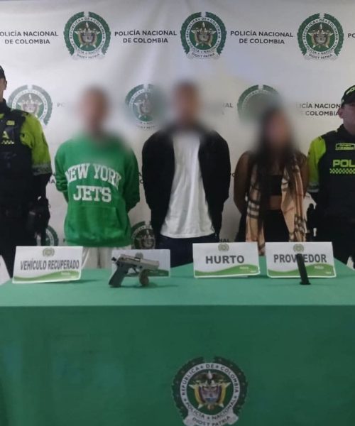 Tres personas fueron capturadas tras hurtar un vehículo de plataforma en el occidente de Bogotá