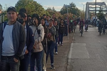 Caos de movilidad en Lisboa por lluvias y vía deteriorada: Comunidad pide intervención urgente vía Lisboa calle 80