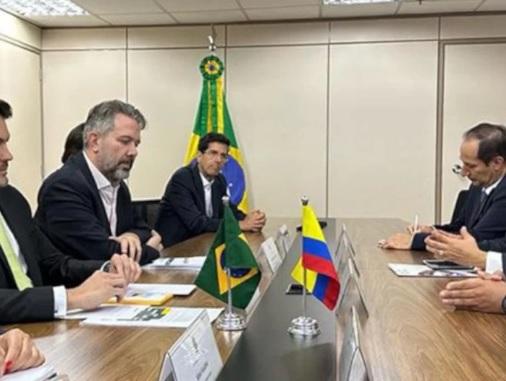 Colombia recibe estudios de Brasil para conectar la Amazonía mediante el Plan de Fibra Óptica