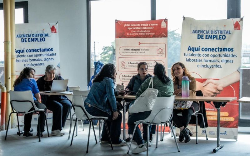 Bogotá abre 738 oportunidades laborales esta semana, la mayoría para personas sin formación superior