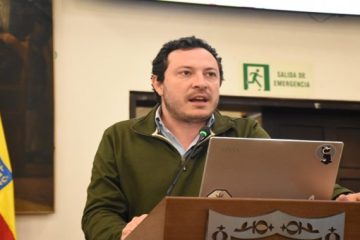 Concejal Juan Baena denuncia colapso del sector vivienda en Colombia y advierte que el Gobierno ha maquillado resultados