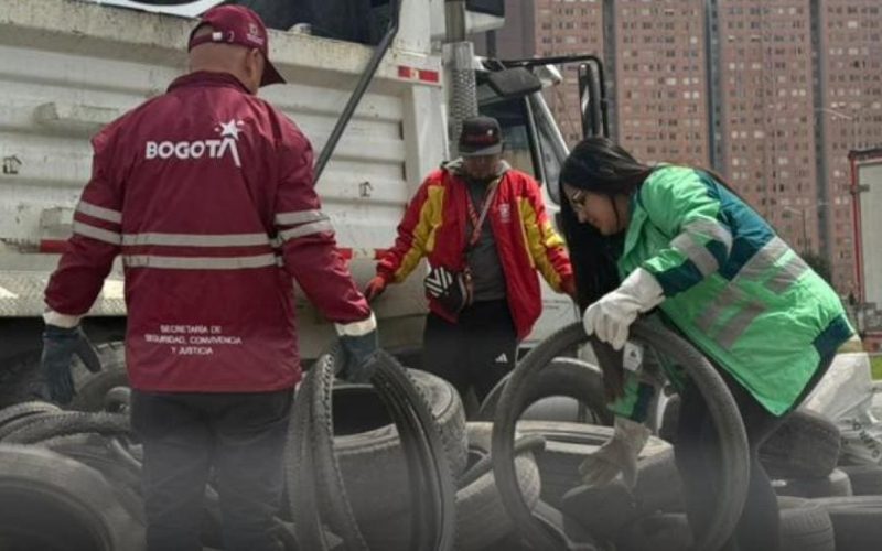608 llantas en desuso recolectadas durante jornada de limpieza en Bosa, al sur de Bogotá