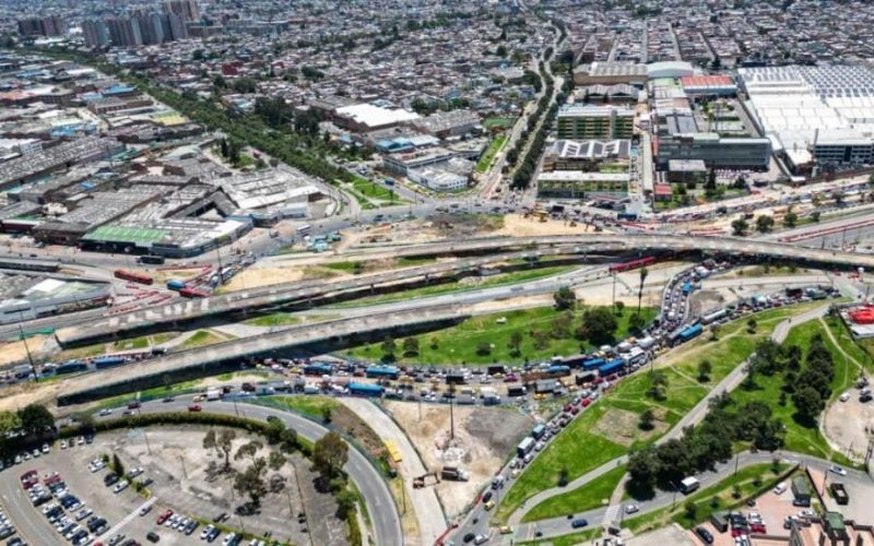 Mantener ventanas cerradas y más recomendaciones por implosión de puentes av. Las Américas con calle 13