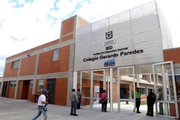 ¡Irregularidad electoral en Suba! puesto de votación cerrado en el Colegio Gerardo Paredes genera indignación