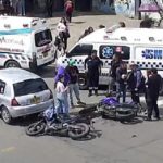 Choque múltiple deja dos motociclistas con lesiones leves y congestión en la Av. Ciudad de Cali con Suba