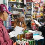 Cinco botellas de licor adulterado y 49 cervezas vencidas en operativos de Halloween en Bogotá