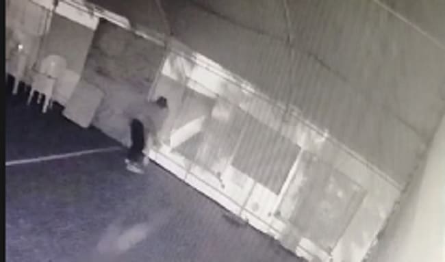 Delincuente sustrae más de 40 sillas de salón comunal del barrio Puerta del Sol Segundo Sector cerca del CAI La Gaitana