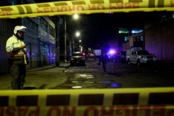 Estudiante muere tras presunta agresión en fiesta de Halloween; hay tres capturados