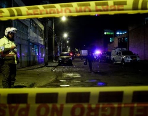 Estudiante muere tras presunta agresión en fiesta de Halloween; hay tres capturados