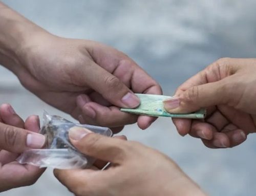 Denuncian: Calle de Rincón se convierte en ‘Mini Cartucho’ por venta y consumo de drogas