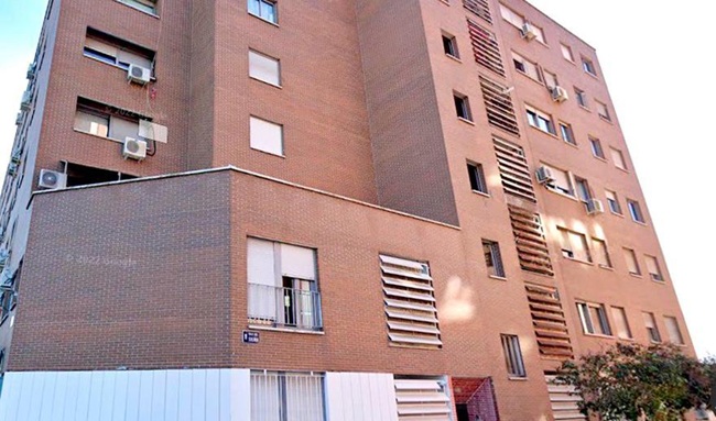 ¡Milagro en Bosa! Niño de seis Años cae de un sexto piso mientras su padre compraba un perro caliente