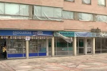 Siete delincuentes asaltan droguería en el barrio Ilarco en Suba y huyen con millonario botín