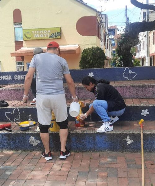 ¡Manos a la obra! olla comunitaria impulsa la recuperación del parque principal en Costa Azul Etapa I