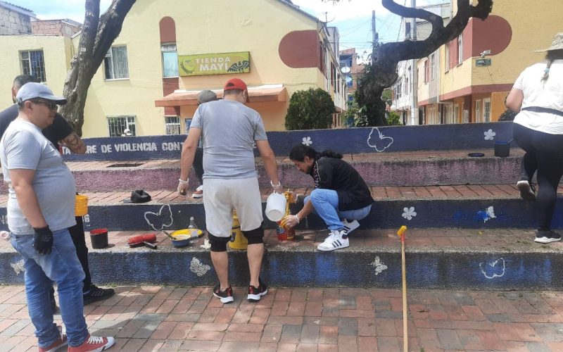 ¡Manos a la obra! olla comunitaria impulsa la recuperación del parque principal en Costa Azul Etapa I