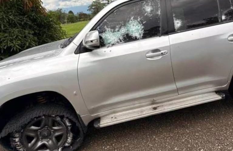 Atentado contra el Gobernador de Arauca: atacan a disparos su camioneta blindada