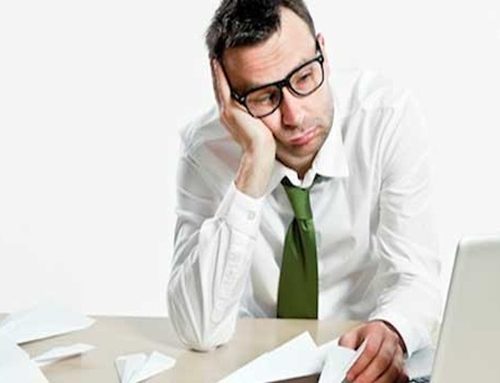 Casi una cuarta parte de los trabajadores en Bogotá están desmotivados con su empleo, revela estudio sobre ‘renuncia silenciosa’