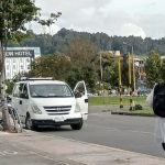 ¡Indignante! Arrojan muebles y colchones en la Avenida el Tabor con Avenida Cali
