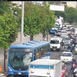 Siniestro vial entre bus y motociclista genera congestión en Suba