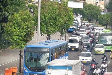 Siniestro vial entre bus y motociclista genera congestión en Suba