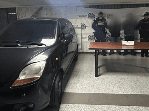 Capturados dos hombres responsables del hurto de un vehículo en Barrios Unidos