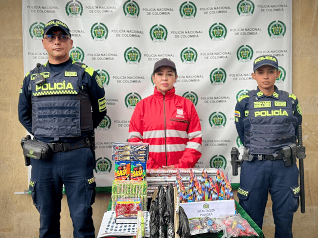 Policía incauta 20 kilos de pólvora ocultos en comercios del centro de Bogotá