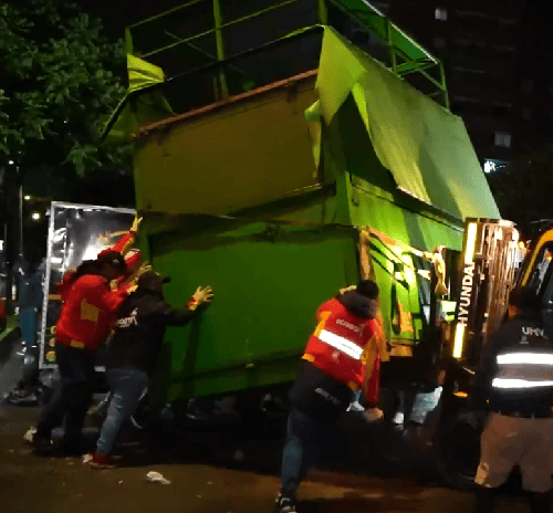 Alcaldía de Bogotá recupera espacio público en Kennedy e inmoviliza 21 remolques