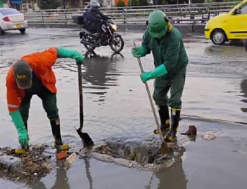 Más de 6.000 toneladas de basura han sido retiradas del alcantarillado de Bogotá en solo 30 días
