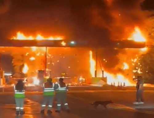Incendio arrasó con el peaje Bicentenario en la vía Honda–Guaduas