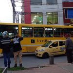 Accidente de tránsito entre bus del SITP y taxi en el barrio La Toscana