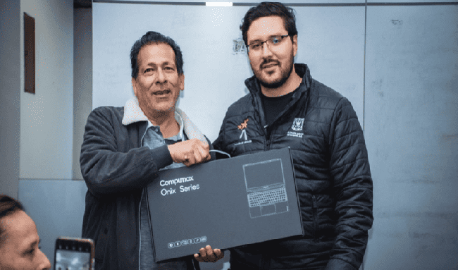 Usaquén fortalece a sus JAC con entrega de 14 computadores